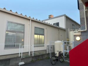 樹脂加工工場の屋根遮熱工事の施工事例／神奈川フッ素 様／施工前