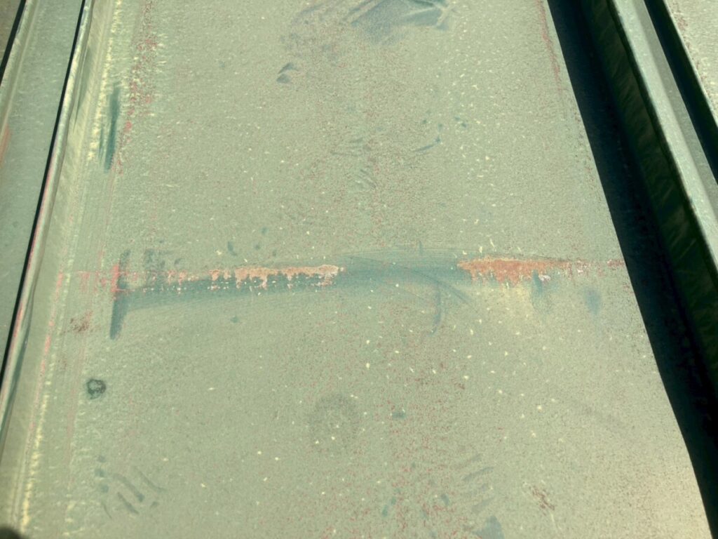 工場の折半屋根の経年劣化