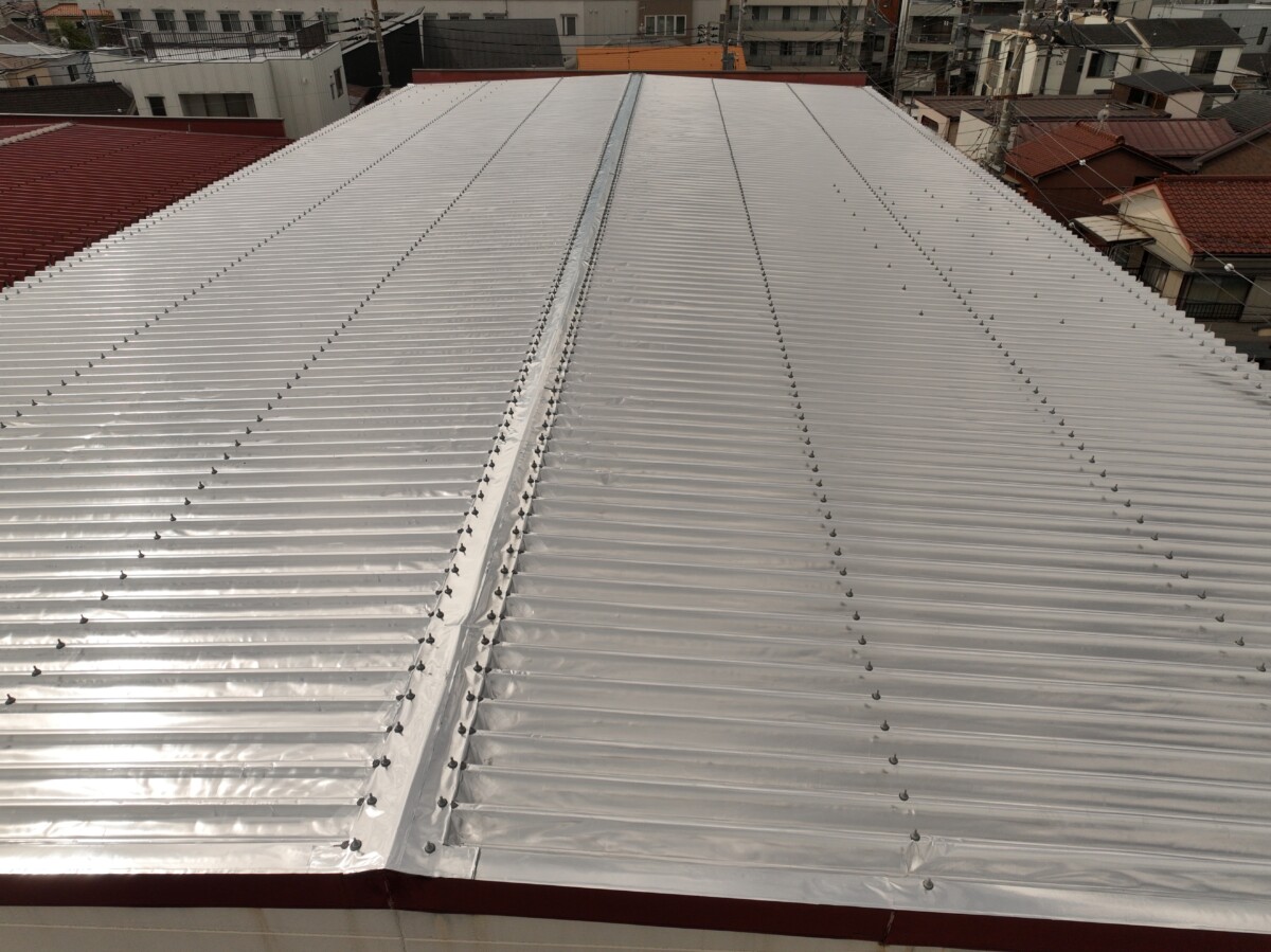 「サーモバリア」で倉庫の暑さ対策!遮熱シート施工でスタッフと製品を守る/横浜市/飲料販売会社 N様