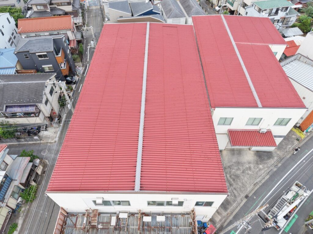 サーモバリア施工前の倉庫の屋根