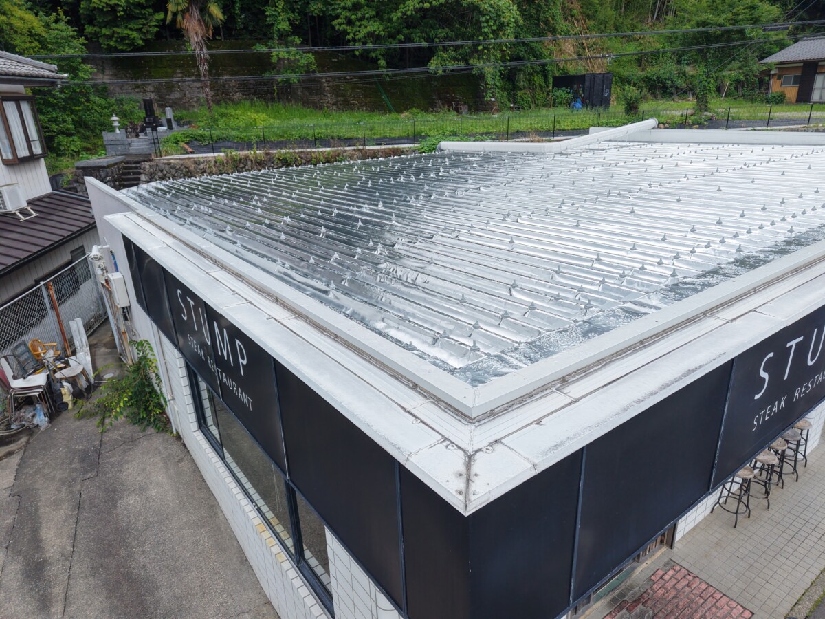 営業を止めずに暑さ対策を実現｜相模原市の飲食店でサーモバリア「スカイ工法」による屋根遮熱工事